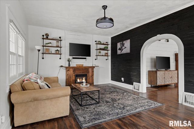 443 W VINE Street, Springfield, IL 62704