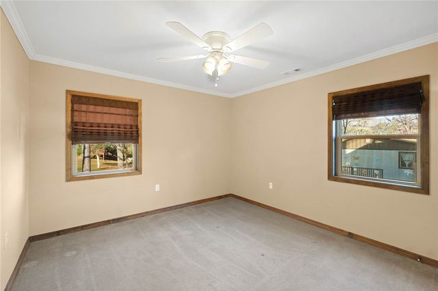 19135 Shoreline Way, Fayetteville, AR 72703