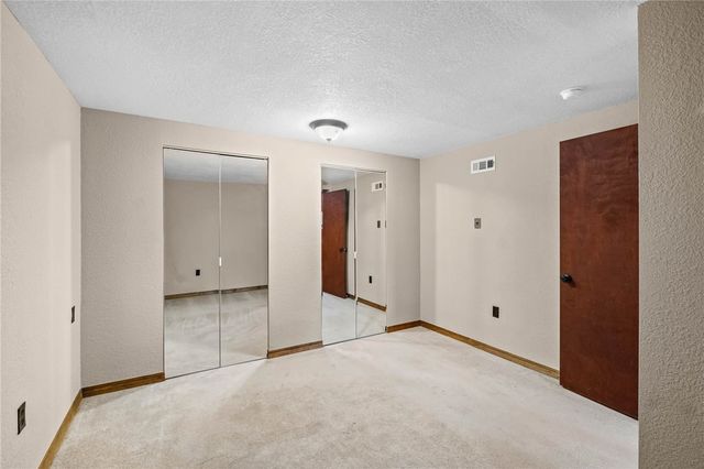 19135 Shoreline Way, Fayetteville, AR 72703