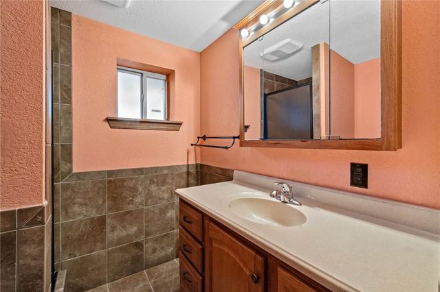 19135 Shoreline Way, Fayetteville, AR 72703