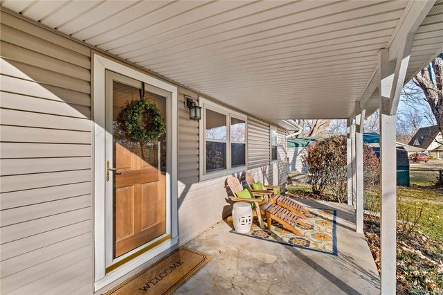 19135 Shoreline Way, Fayetteville, AR 72703