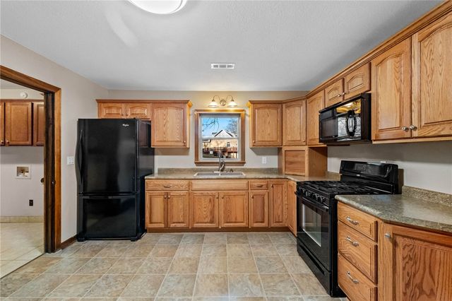 19135 Shoreline Way, Fayetteville, AR 72703