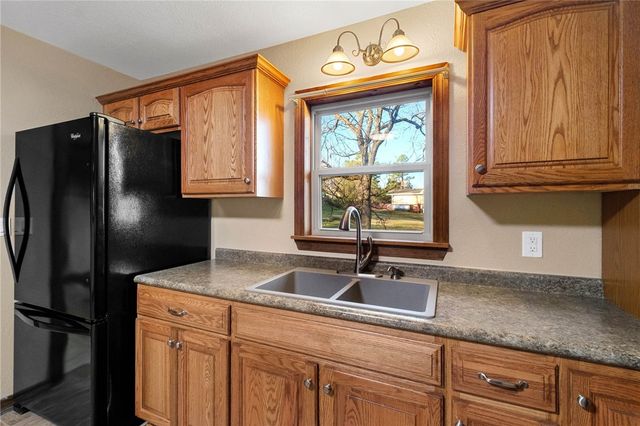 19135 Shoreline Way, Fayetteville, AR 72703