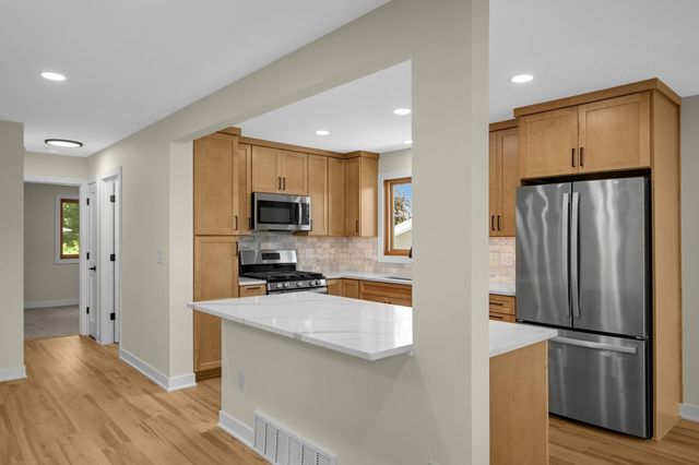 3947 Beryl Road, Eagan, MN 55122