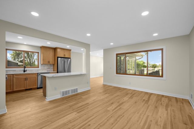 3947 Beryl Road, Eagan, MN 55122