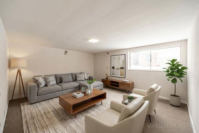 8425 W Carol Street, Niles, IL 60714