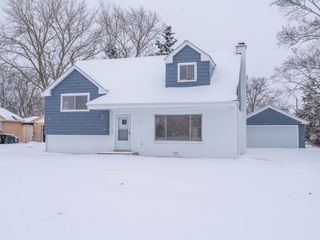 8425 W Carol Street, Niles, IL 60714