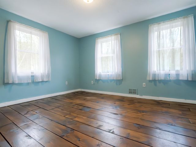 231 Chesterfield Road, Hinsdale, NH 03451