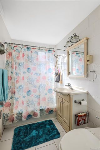 1275 E 51st Street 4L, Brooklyn, NY 11234