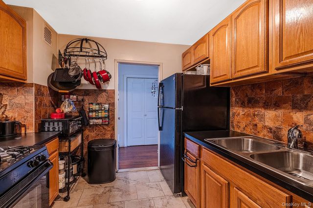 1275 E 51st Street 4L, Brooklyn, NY 11234