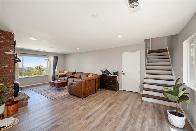 1764 Country Club Dr, Placerville, CA 95667