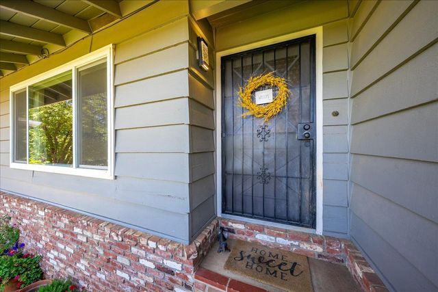 1764 Country Club Dr, Placerville, CA 95667