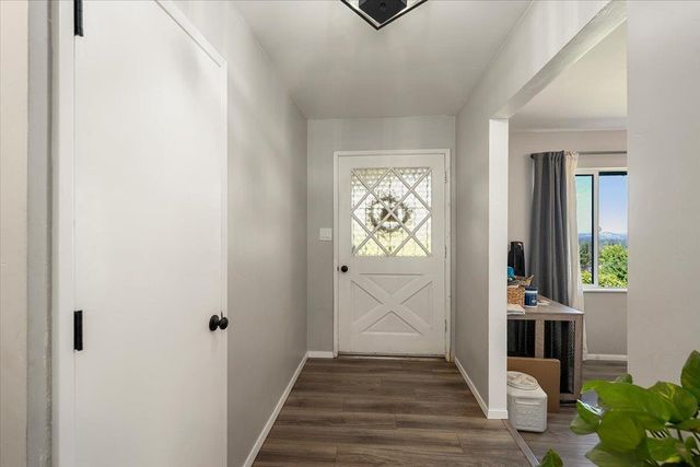 1764 Country Club Dr, Placerville, CA 95667