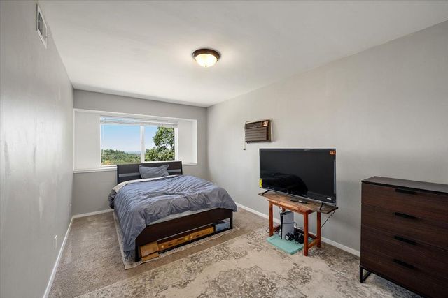 1764 Country Club Dr, Placerville, CA 95667