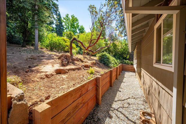 1764 Country Club Dr, Placerville, CA 95667