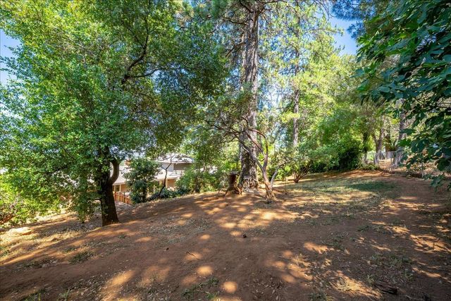 1764 Country Club Dr, Placerville, CA 95667