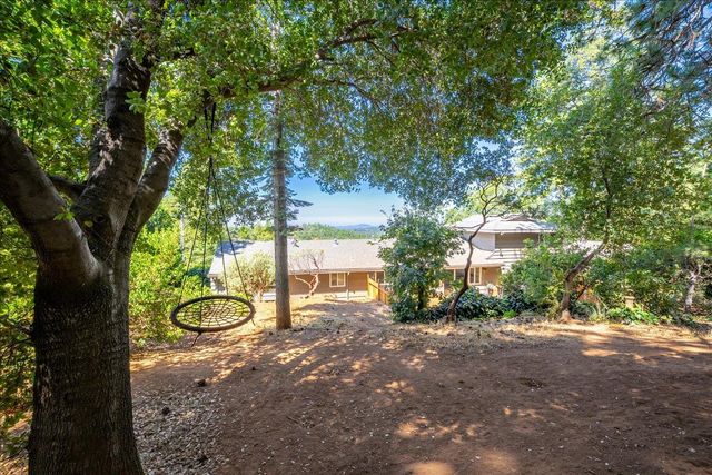 1764 Country Club Dr, Placerville, CA 95667