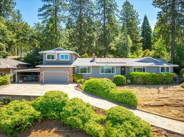 1764 Country Club Dr, Placerville, CA 95667