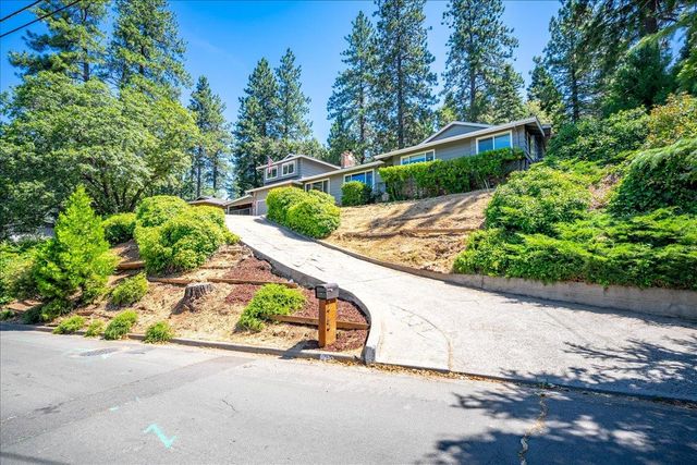 1764 Country Club Dr, Placerville, CA 95667
