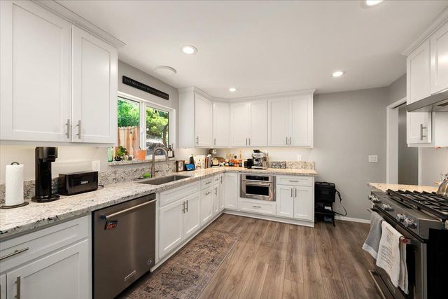 1764 Country Club Dr, Placerville, CA 95667