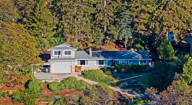 1764 Country Club Dr, Placerville, CA 95667