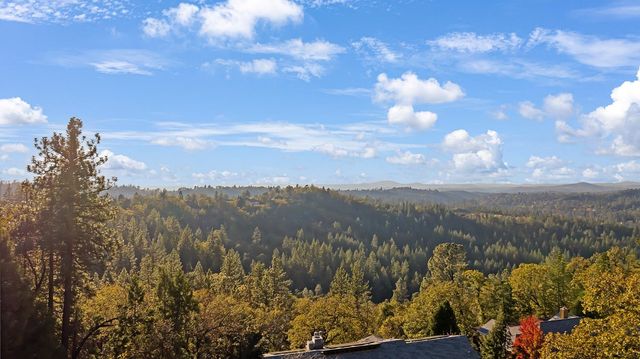 1764 Country Club Dr, Placerville, CA 95667