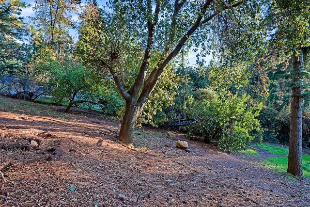 1764 Country Club Dr, Placerville, CA 95667