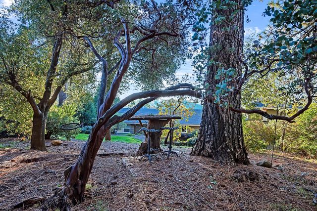 1764 Country Club Dr, Placerville, CA 95667