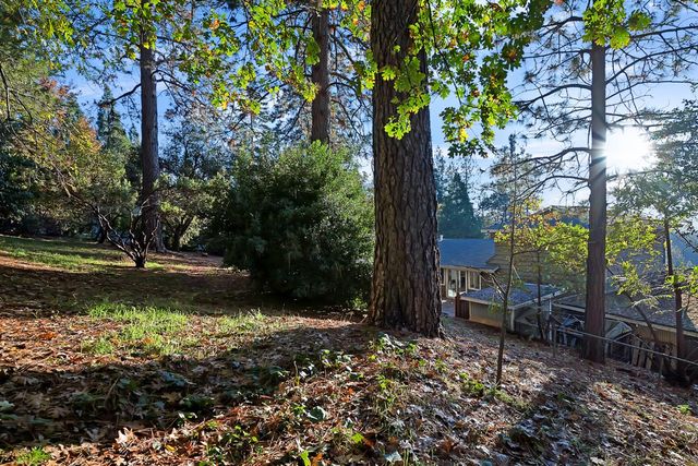 1764 Country Club Dr, Placerville, CA 95667