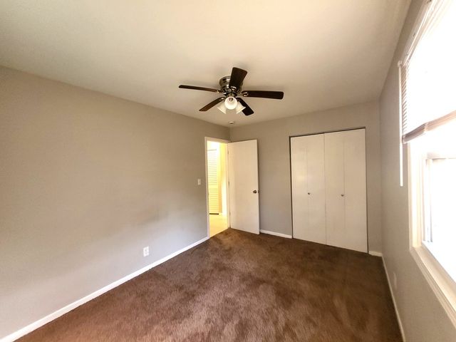 120 S Chestnut Drive, Streamwood, IL 60107