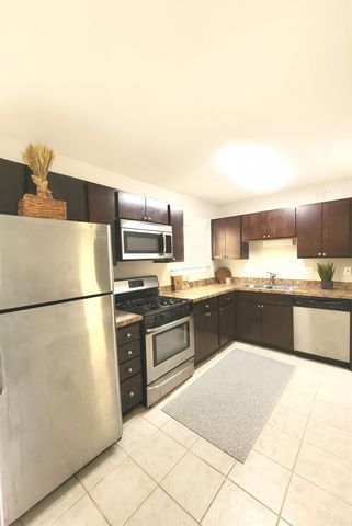 120 S Chestnut Drive, Streamwood, IL 60107