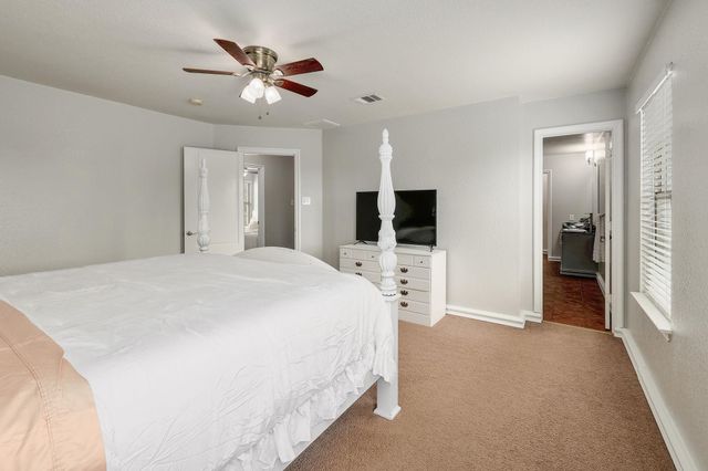 335 Mistletoe LN, Kyle, TX 78640