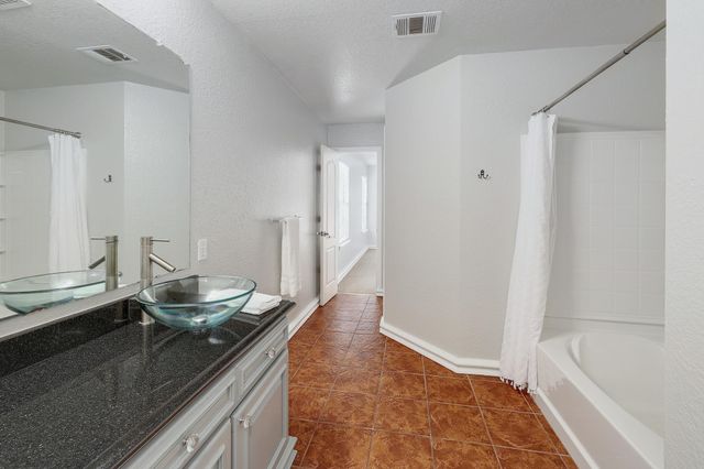 335 Mistletoe LN, Kyle, TX 78640