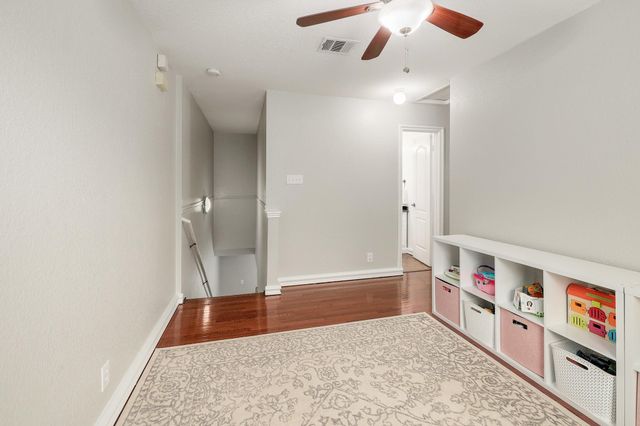 335 Mistletoe LN, Kyle, TX 78640