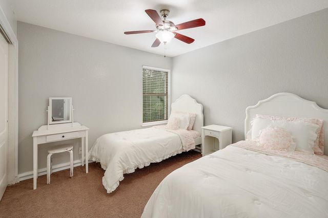 335 Mistletoe LN, Kyle, TX 78640