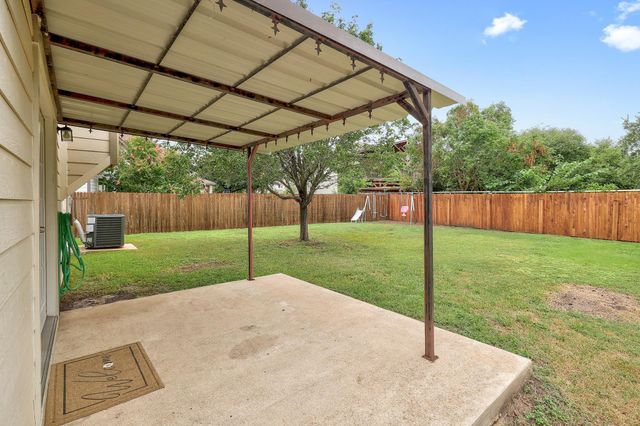 335 Mistletoe LN, Kyle, TX 78640