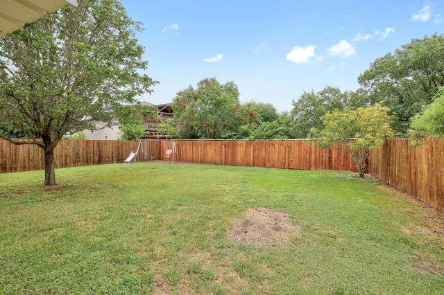 335 Mistletoe LN, Kyle, TX 78640