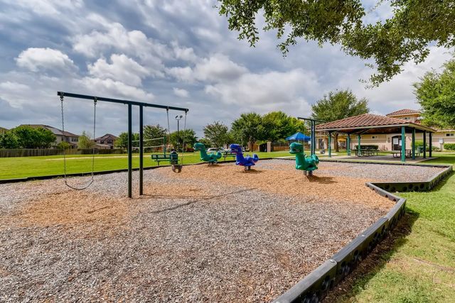 335 Mistletoe LN, Kyle, TX 78640