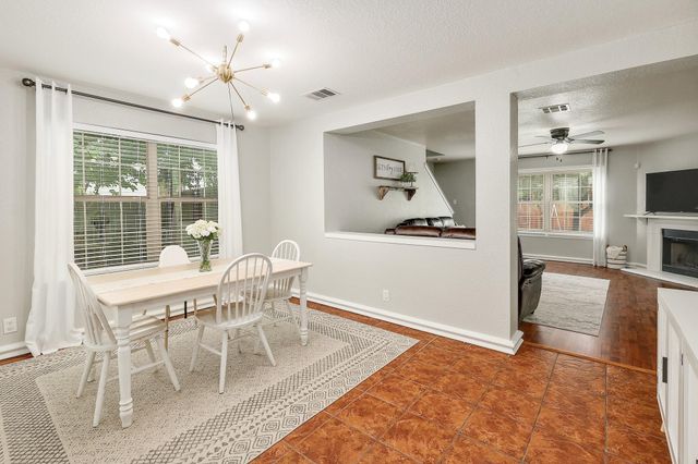 335 Mistletoe LN, Kyle, TX 78640