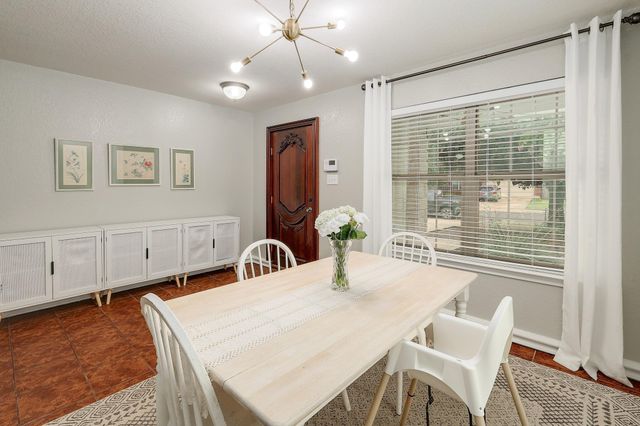 335 Mistletoe LN, Kyle, TX 78640
