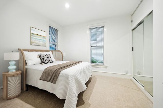 208 E 12th Street, Houston, TX 77008