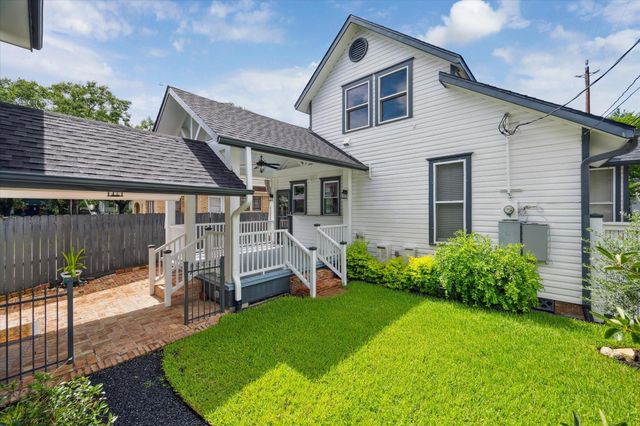 208 E 12th Street, Houston, TX 77008