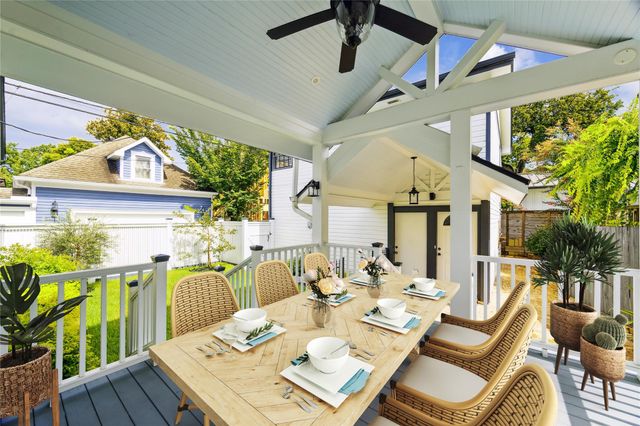 208 E 12th Street, Houston, TX 77008