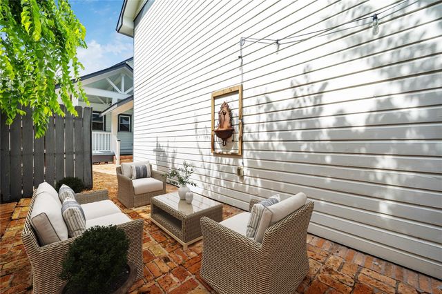 208 E 12th Street, Houston, TX 77008