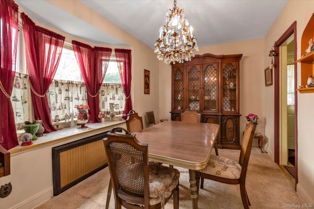 111 E Euclid Street, Valley Stream, NY 11580