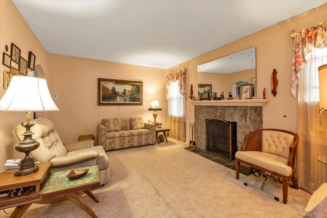 111 E Euclid Street, Valley Stream, NY 11580