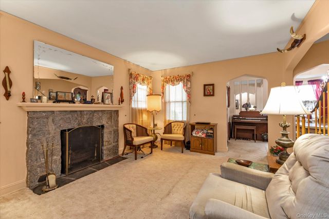 111 E Euclid Street, Valley Stream, NY 11580