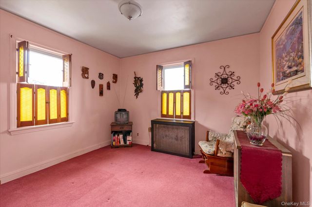 111 E Euclid Street, Valley Stream, NY 11580
