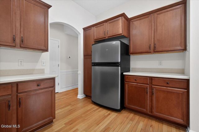 8 Danbury Court, Clifton Park, NY 12065