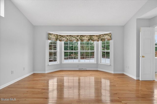 8 Danbury Court, Clifton Park, NY 12065